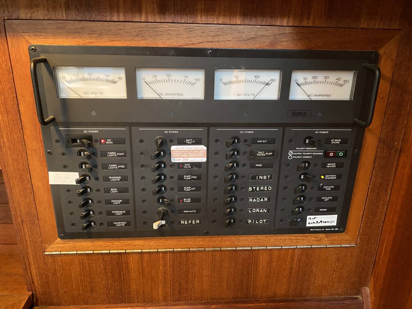A photo of this 1989 J/Boats J/40
