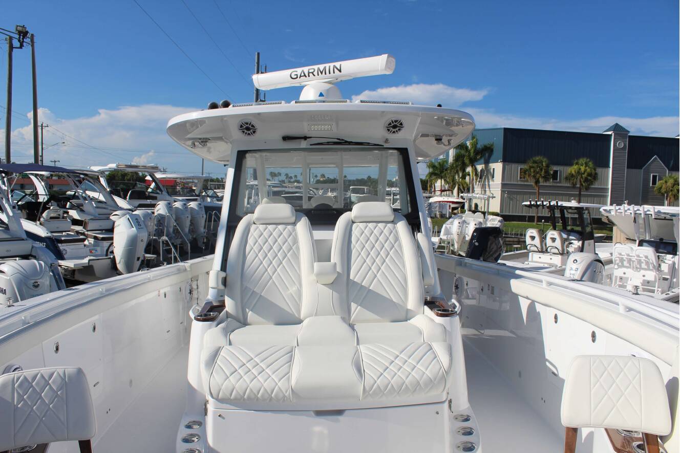 A photo of this 2026 Everglades 395 CC