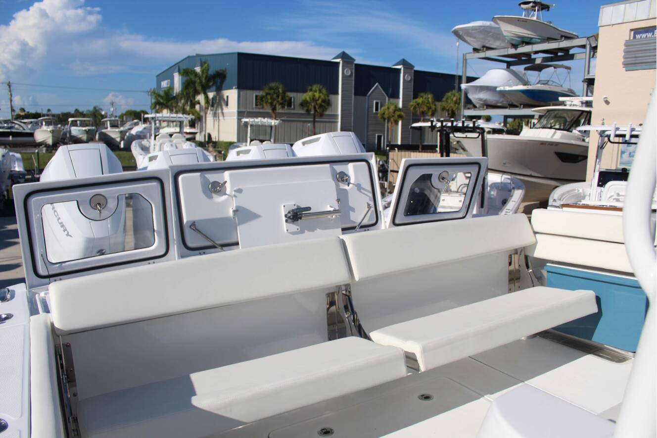 A photo of this 2026 Everglades 395 CC