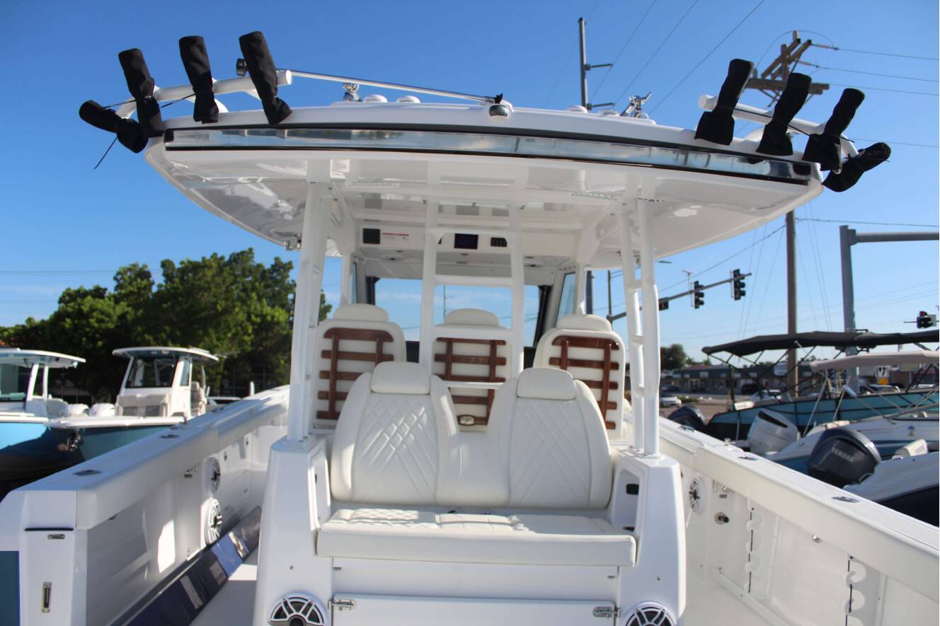 A photo of this 2026 Everglades 395 CC