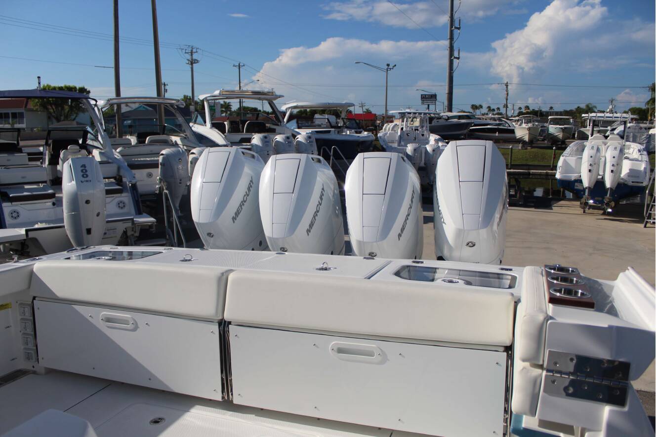 A photo of this 2026 Everglades 395 CC