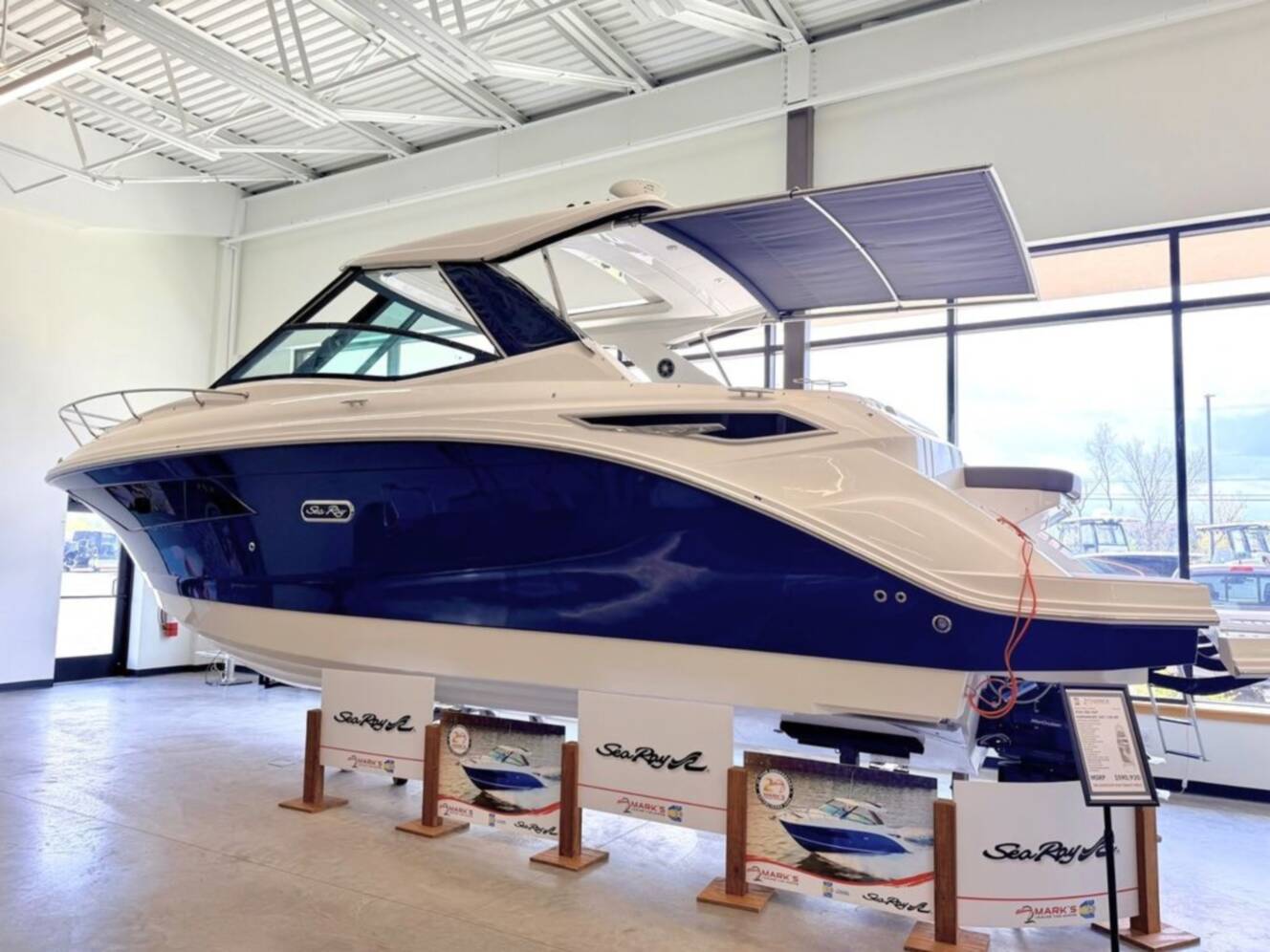 A photo of this 2026 Sea Ray Sundancer 320