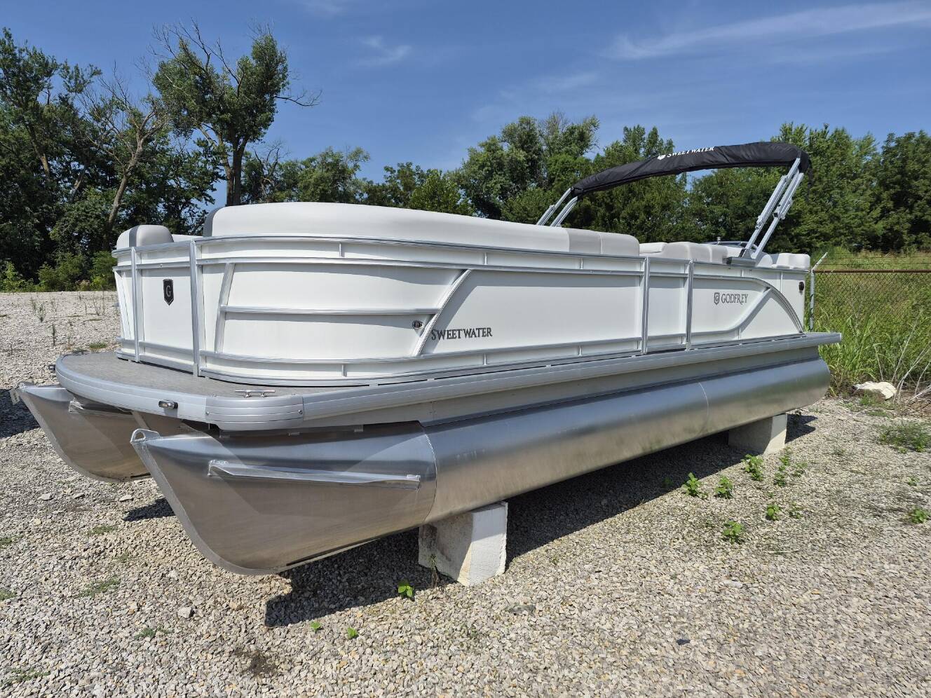 A photo of this 2026 Godfrey Sweetwater 2286 CSE