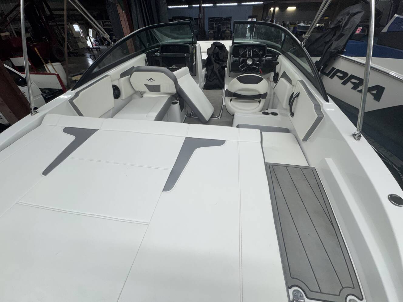 A photo of this 2018 Monterey M22