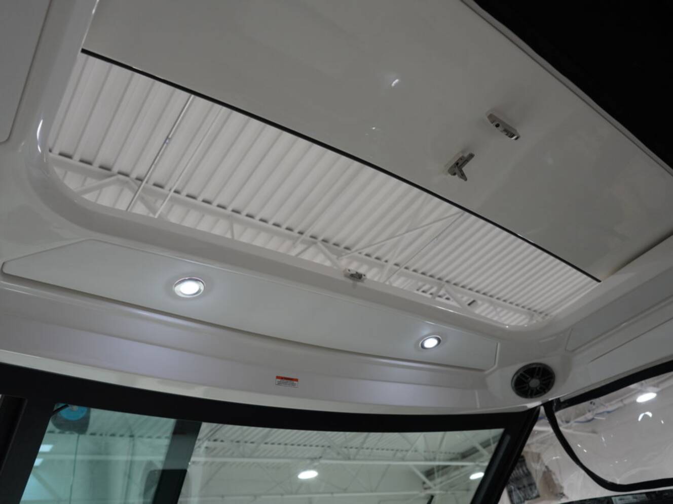 A photo of this 2026 Sea Ray Sundancer 320