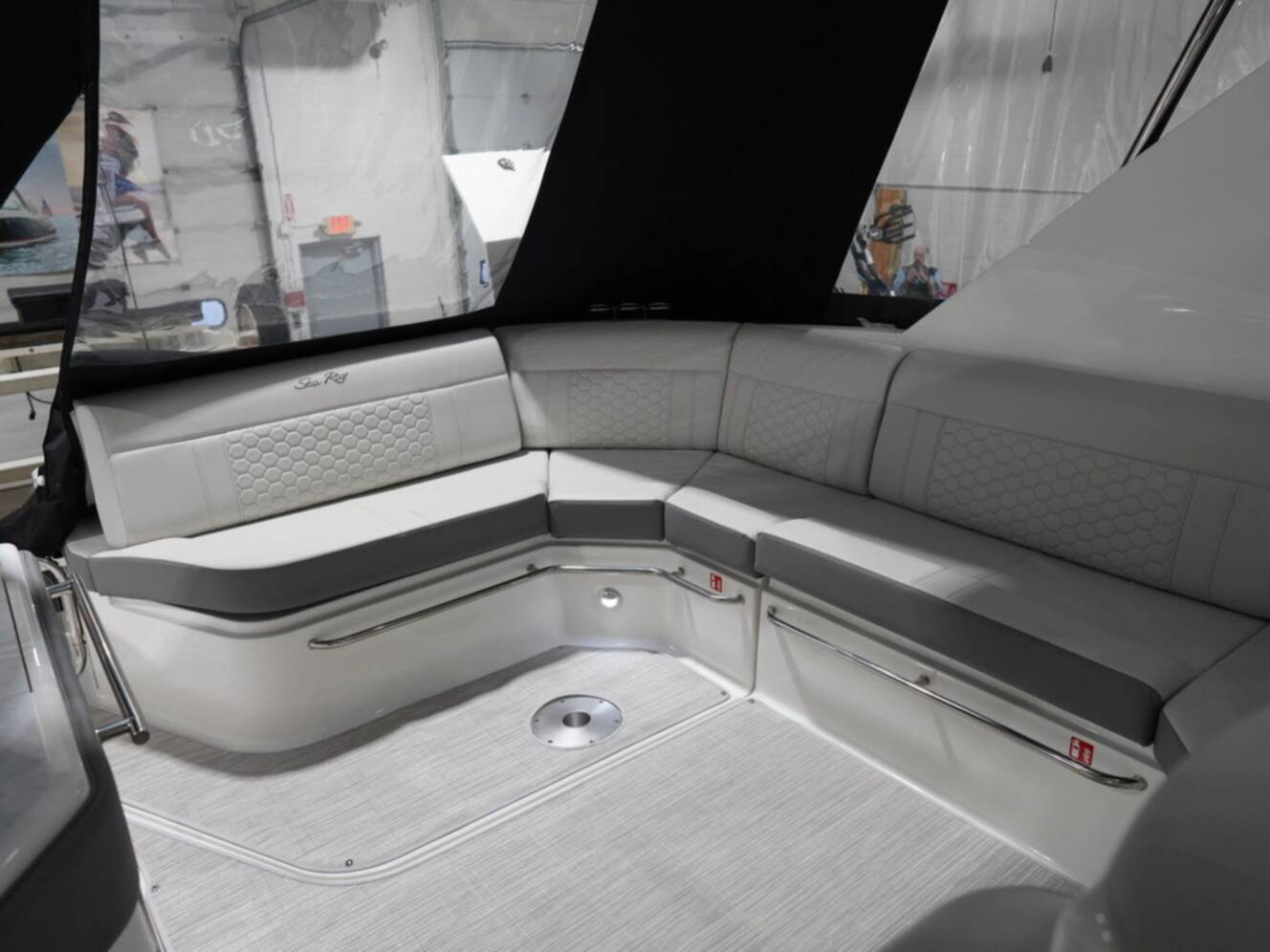 A photo of this 2026 Sea Ray Sundancer 320