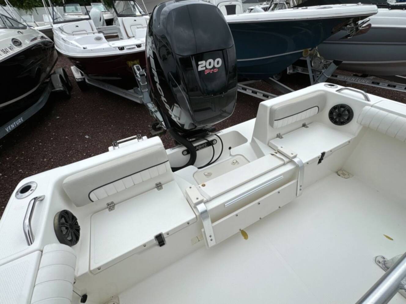 A photo of this 2017 Mako 214 CC