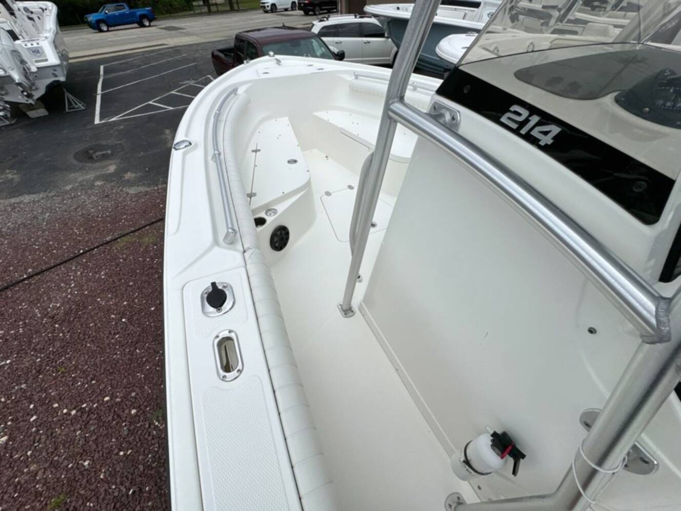 A photo of this 2017 Mako 214 CC