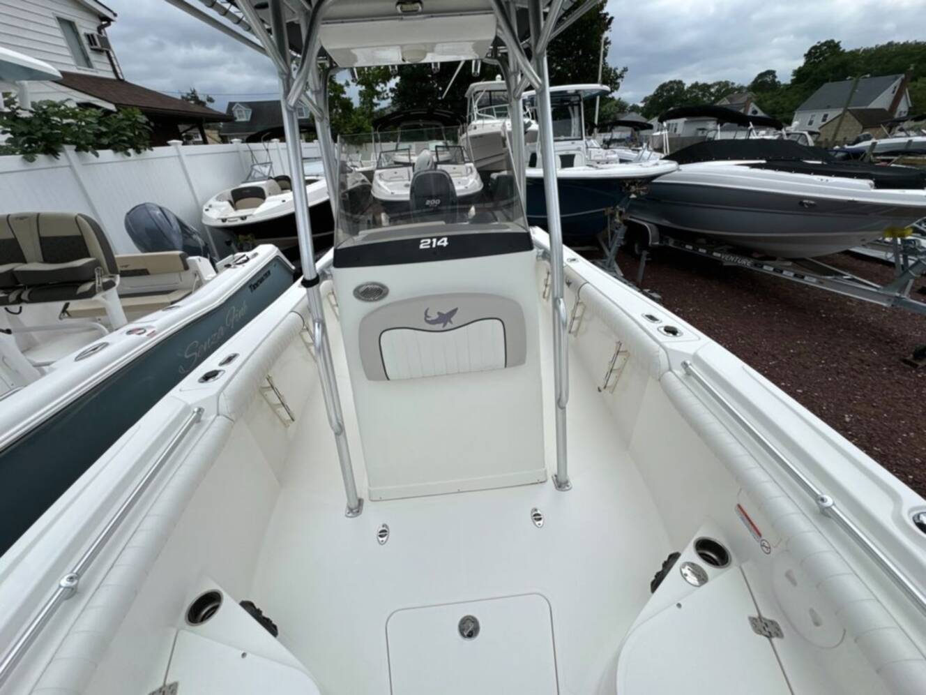 A photo of this 2017 Mako 214 CC
