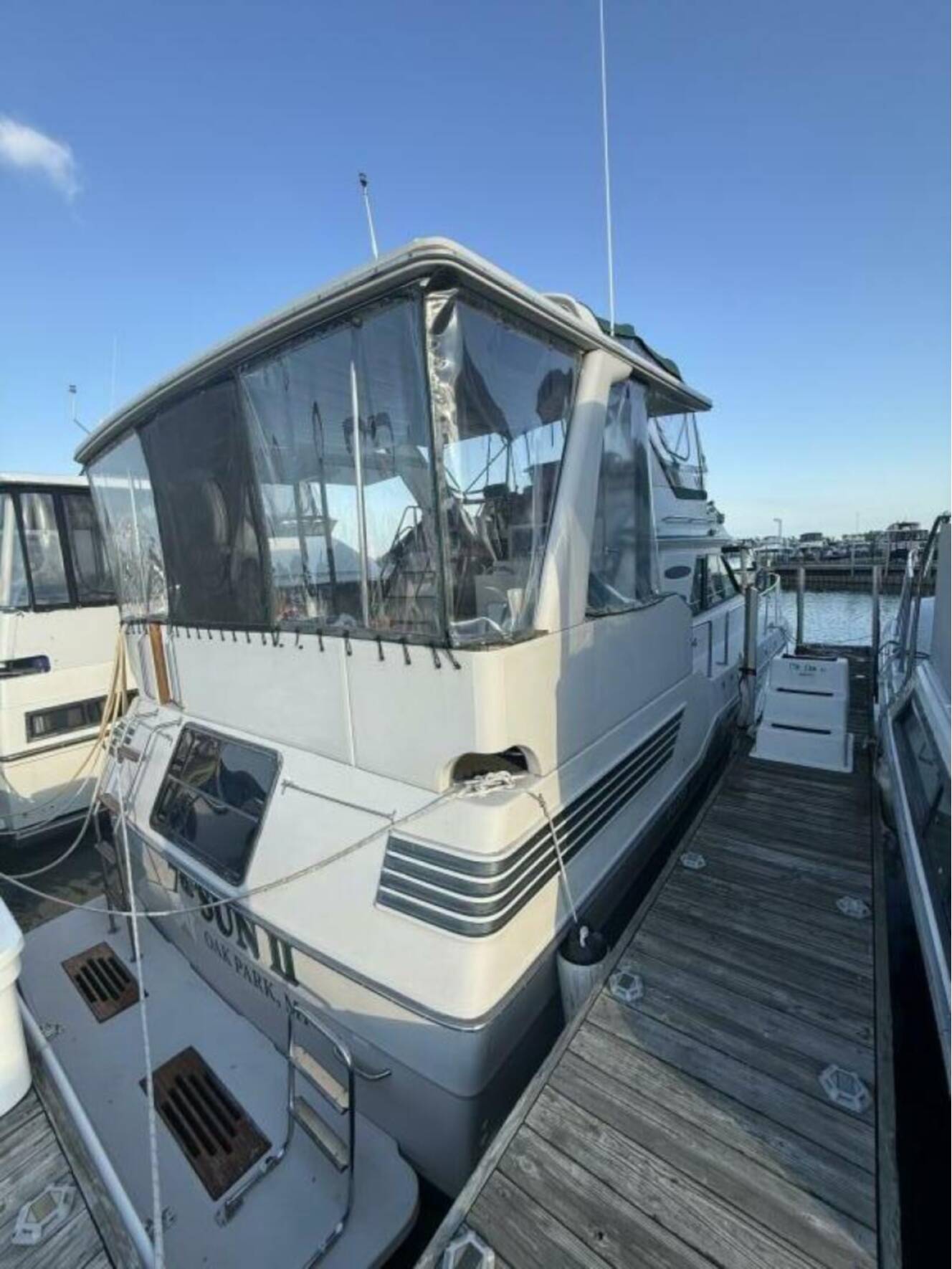 A photo of this 1988 Sea Ray 415