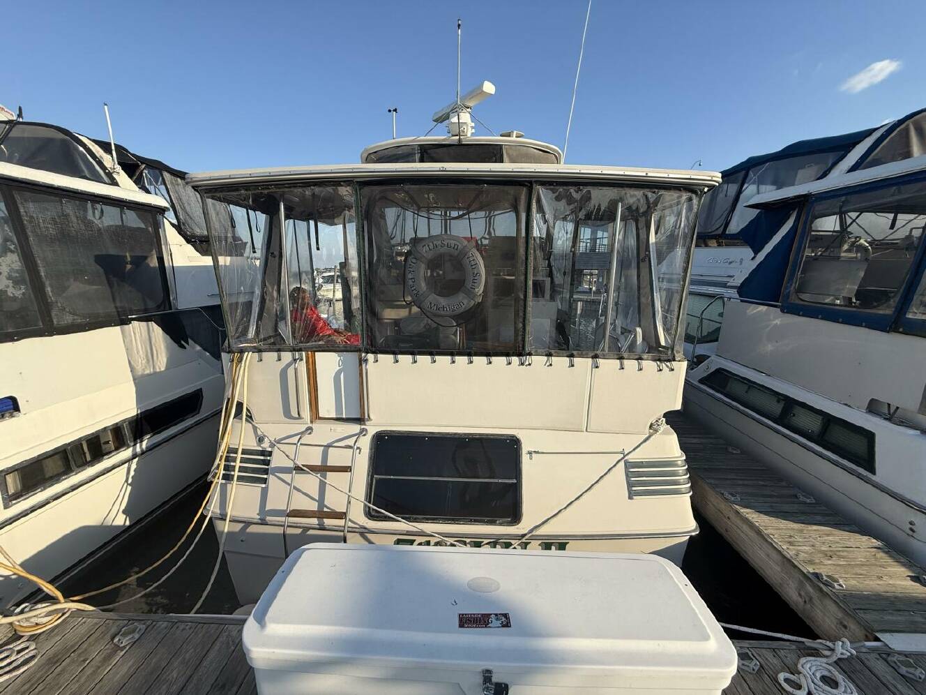 A photo of this 1988 Sea Ray 415