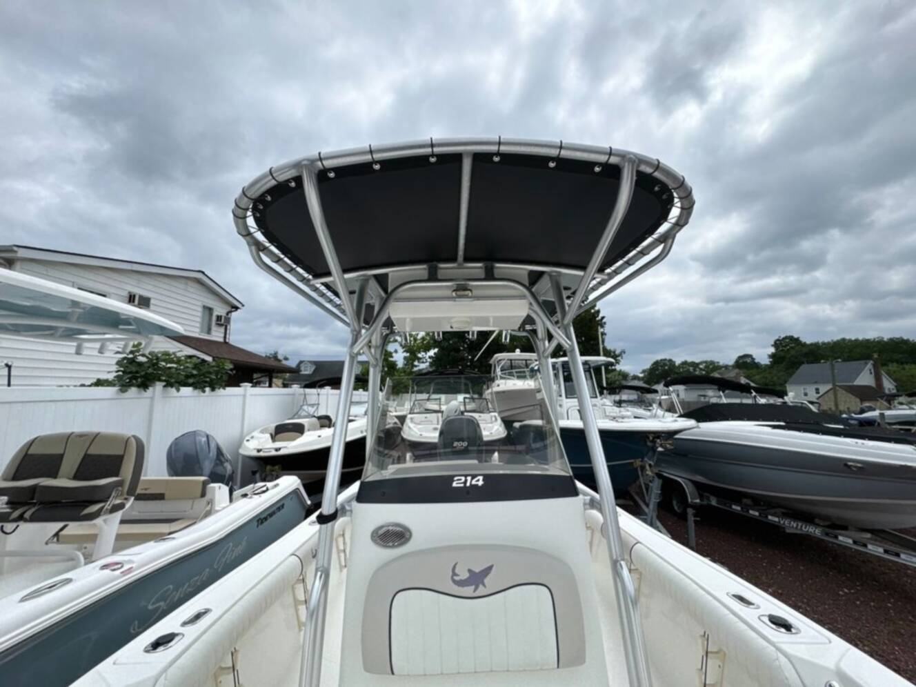 A photo of this 2017 Mako 214 CC