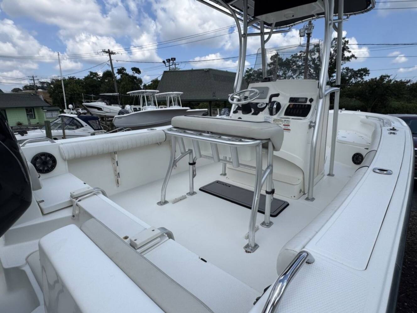 A photo of this 2017 Mako 214 CC