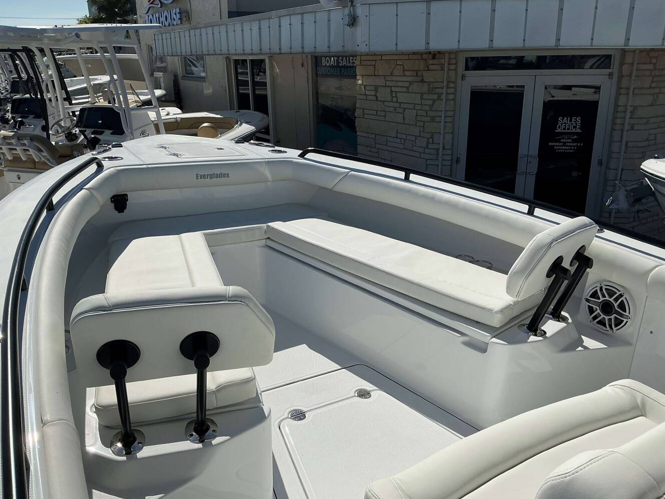 A photo of this 2025 Everglades 273 CC