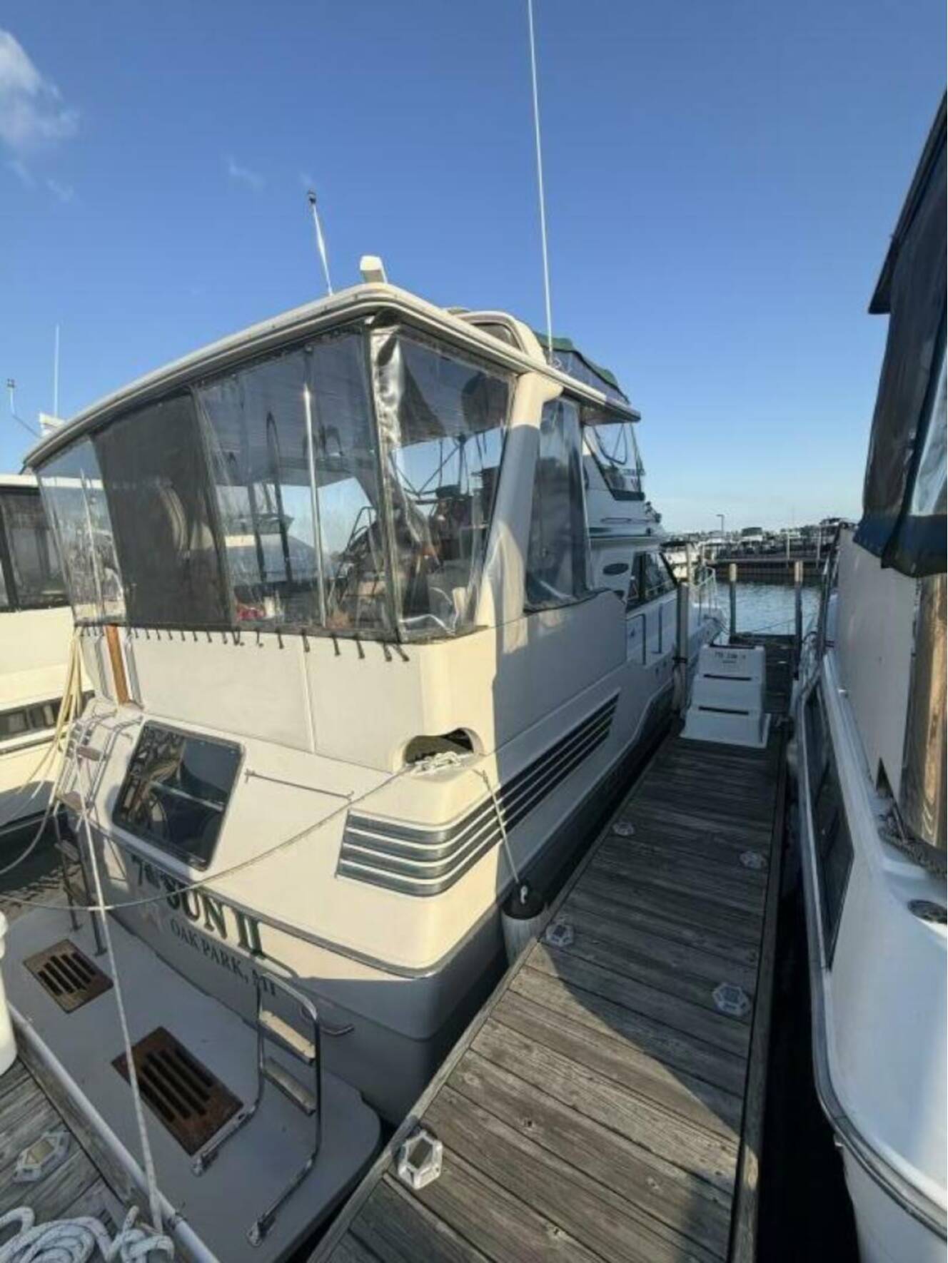 A photo of this 1988 Sea Ray 415