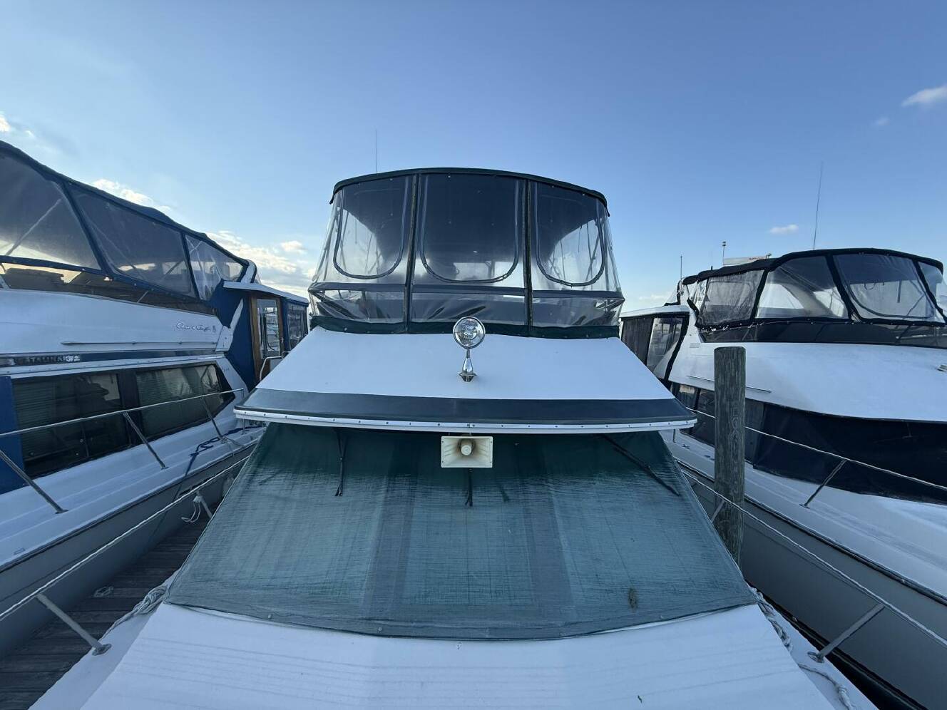 A photo of this 1988 Sea Ray 415