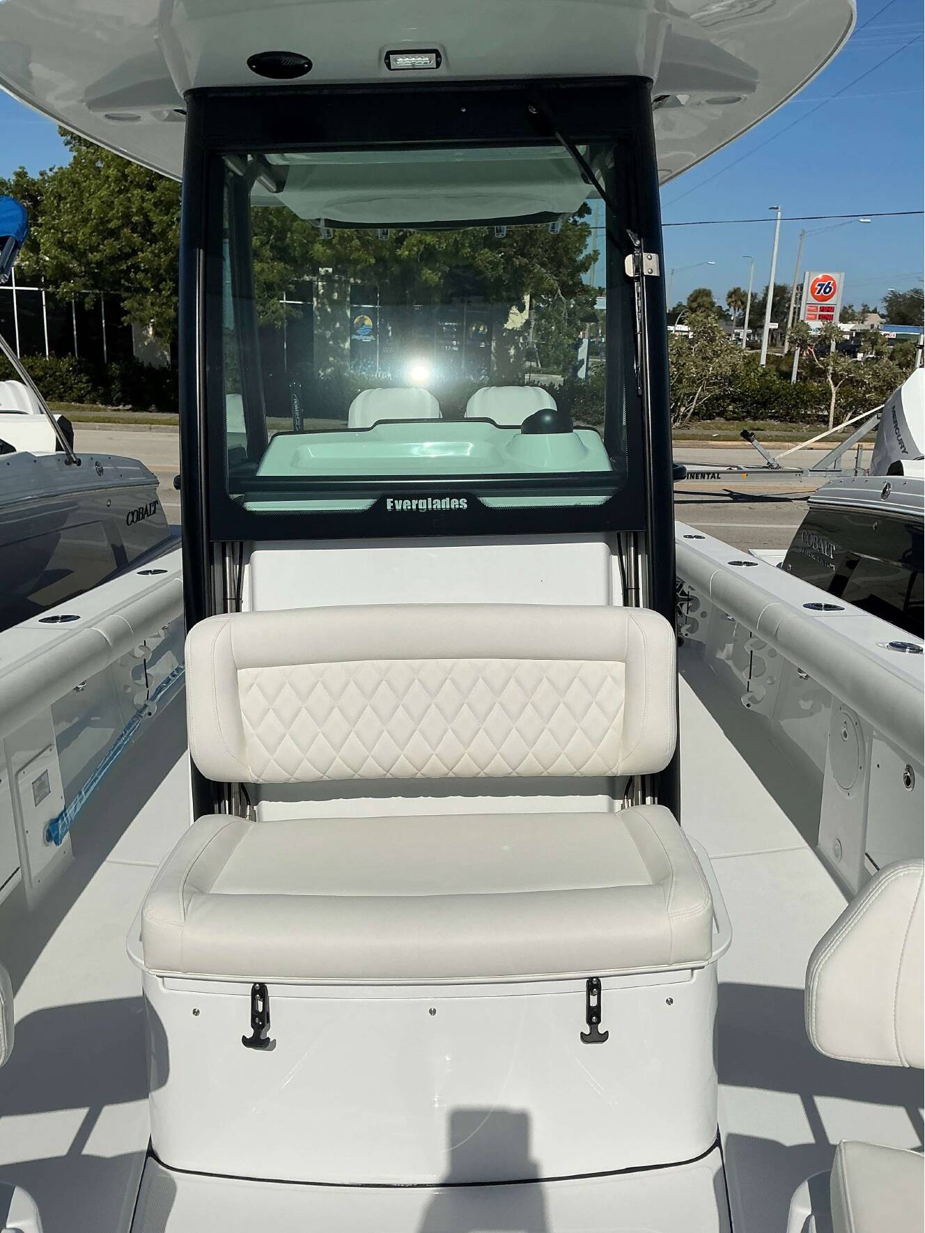 A photo of this 2025 Everglades 273 CC