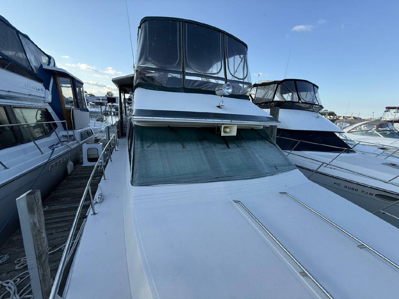 A photo of this 1988 Sea Ray 415