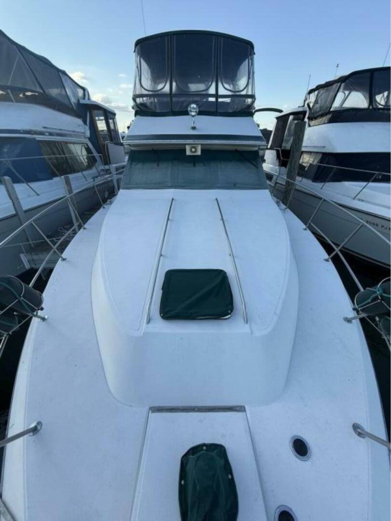 A photo of this 1988 Sea Ray 415