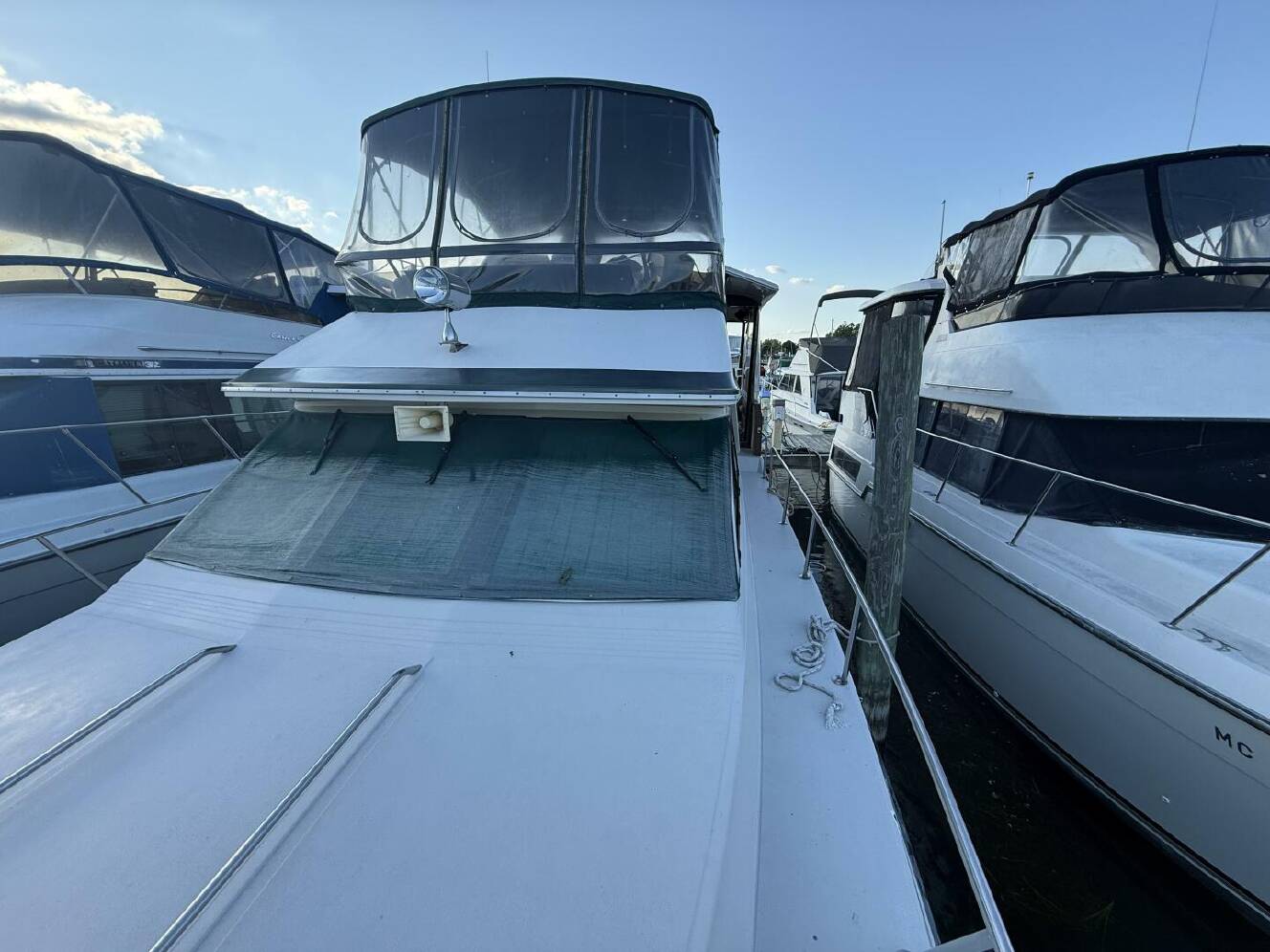 A photo of this 1988 Sea Ray 415