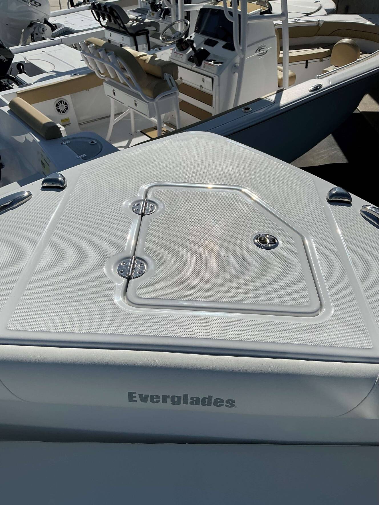 A photo of this 2025 Everglades 273 CC