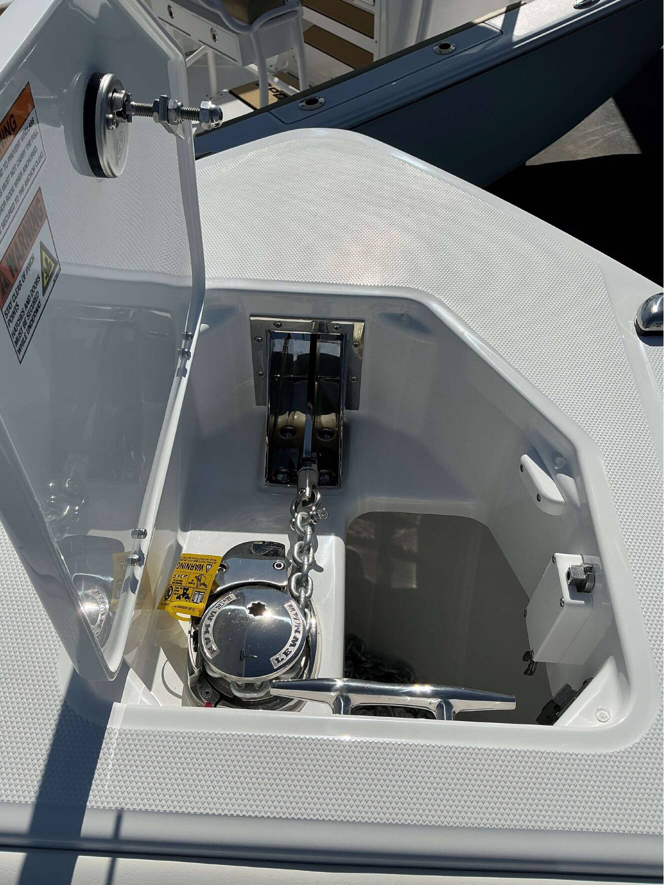 A photo of this 2025 Everglades 273 CC