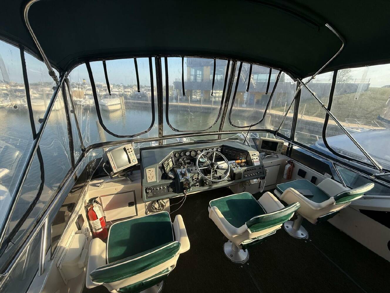 A photo of this 1988 Sea Ray 415