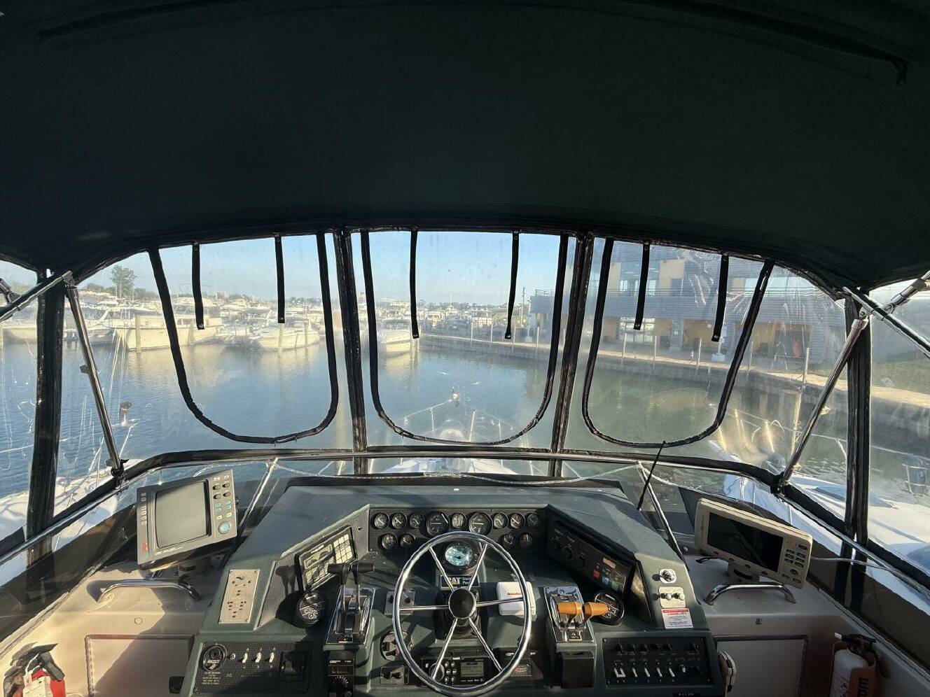 A photo of this 1988 Sea Ray 415