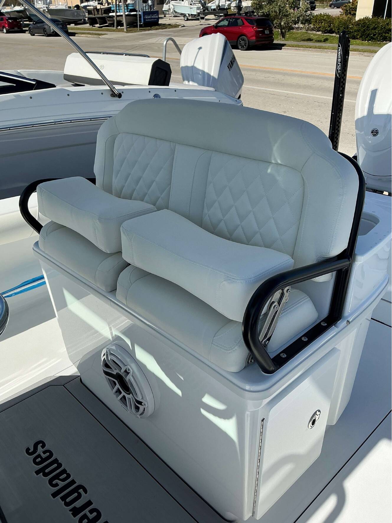 A photo of this 2025 Everglades 273 CC