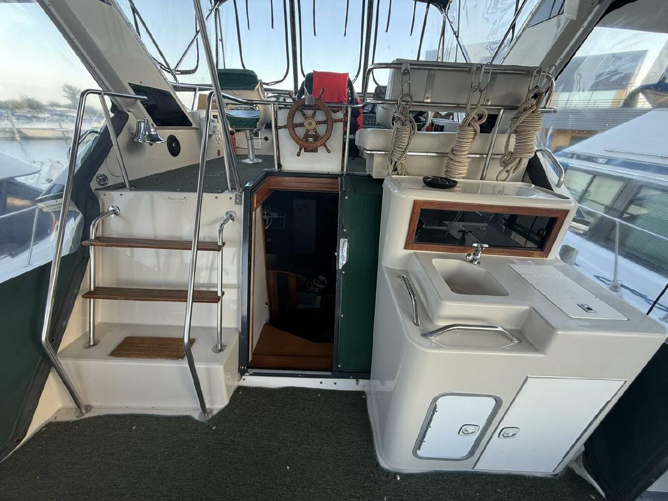 A photo of this 1988 Sea Ray 415