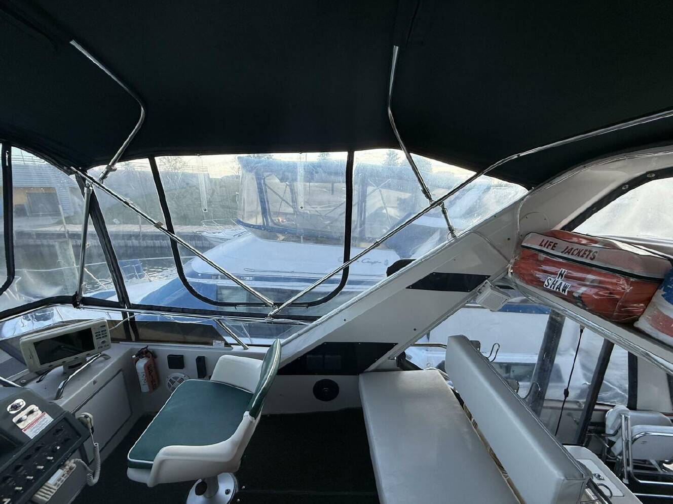A photo of this 1988 Sea Ray 415