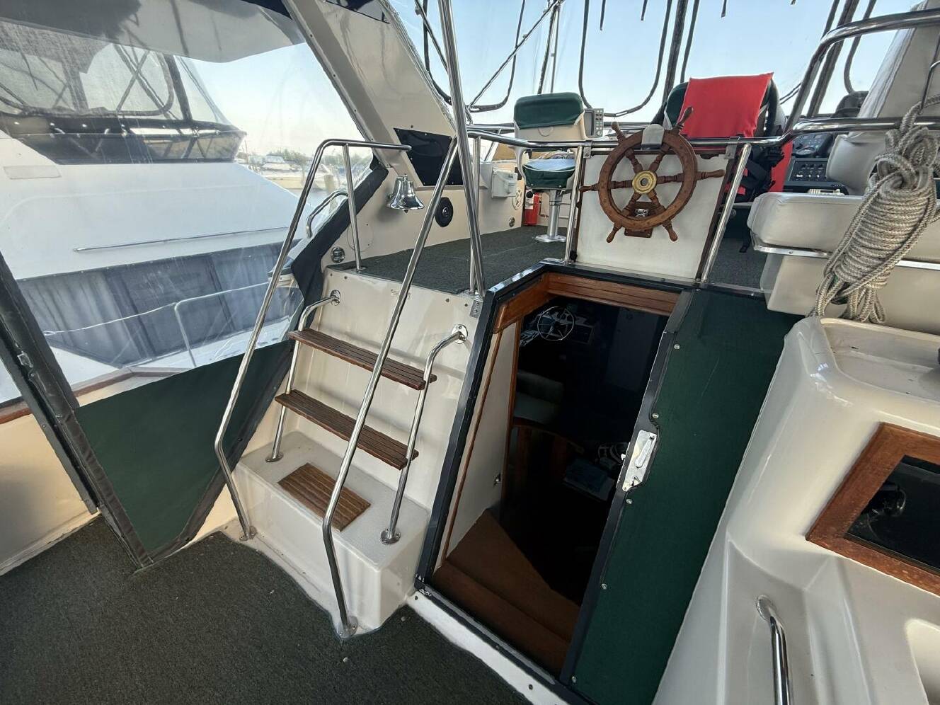 A photo of this 1988 Sea Ray 415