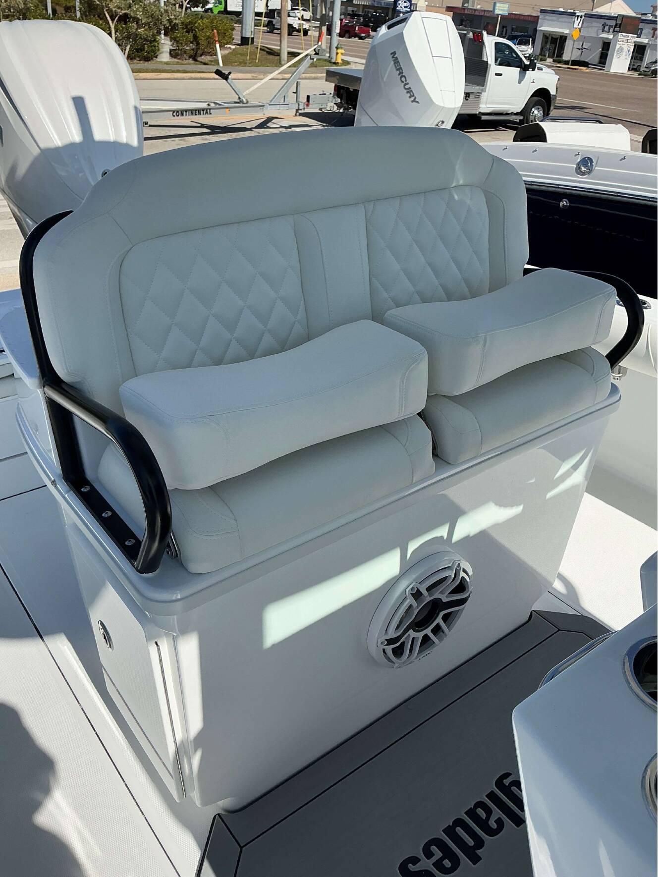 A photo of this 2025 Everglades 273 CC