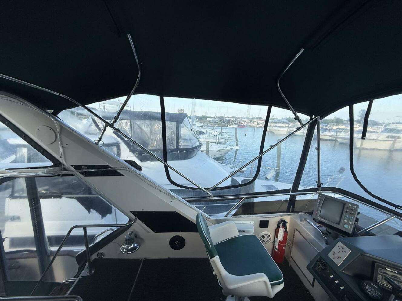 A photo of this 1988 Sea Ray 415