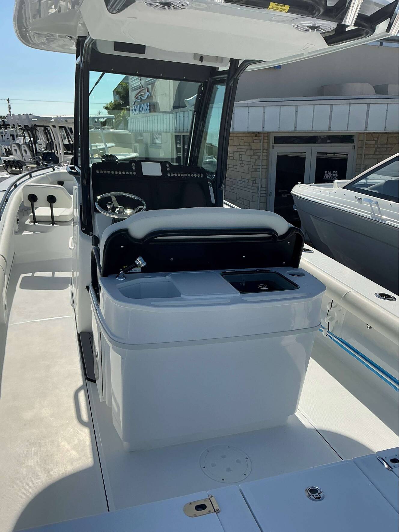 A photo of this 2025 Everglades 273 CC