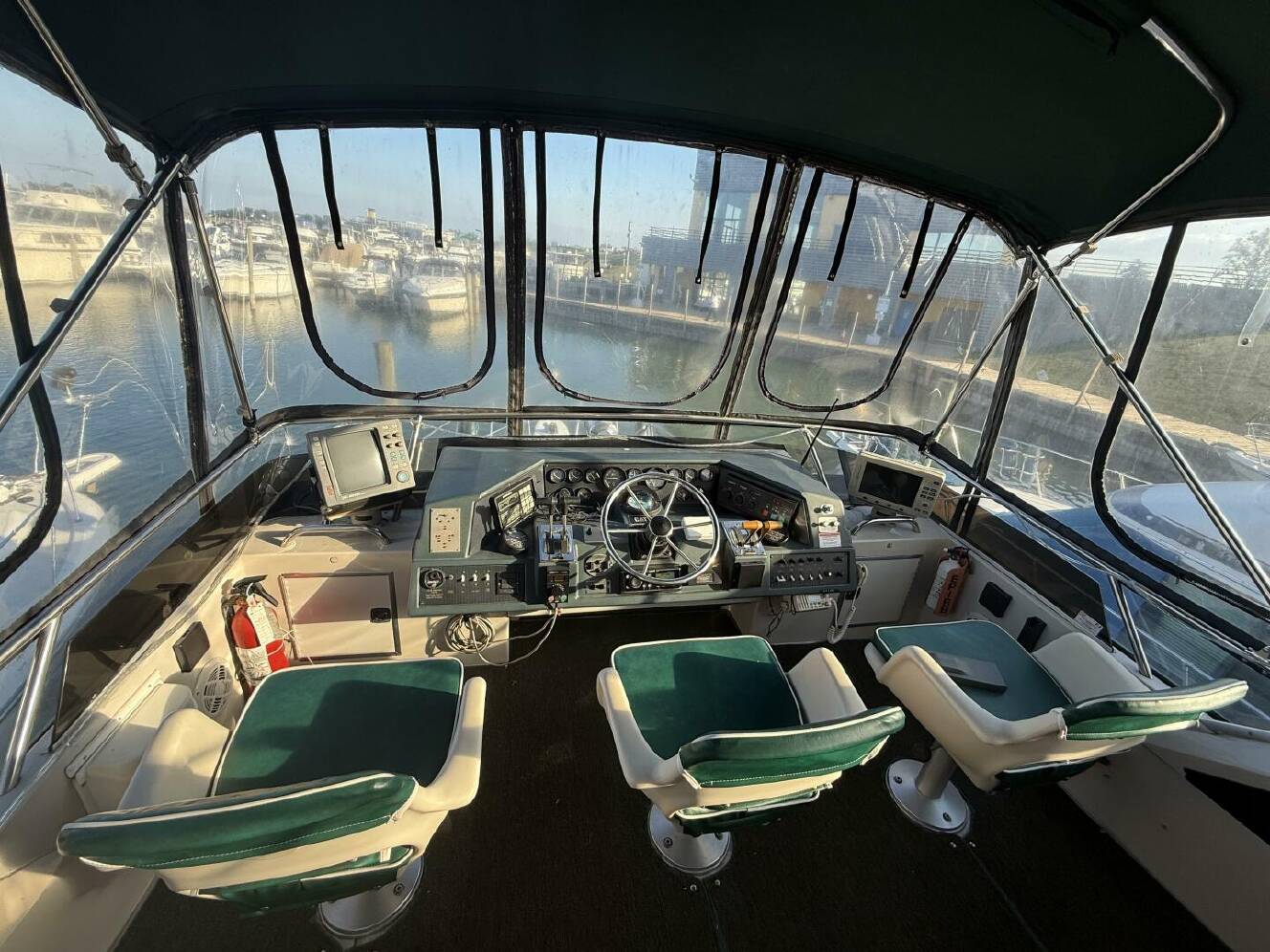 A photo of this 1988 Sea Ray 415