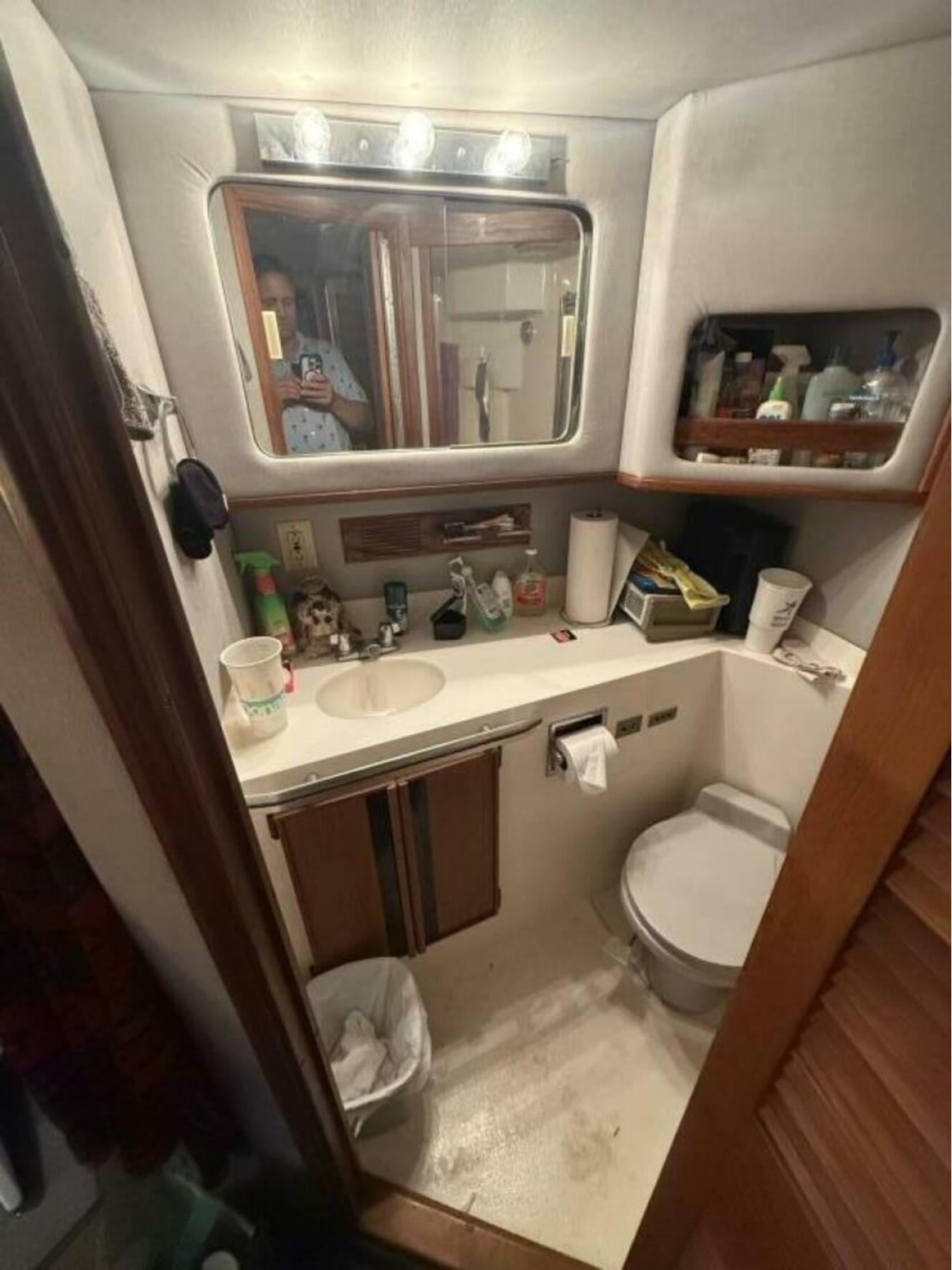 A photo of this 1988 Sea Ray 415
