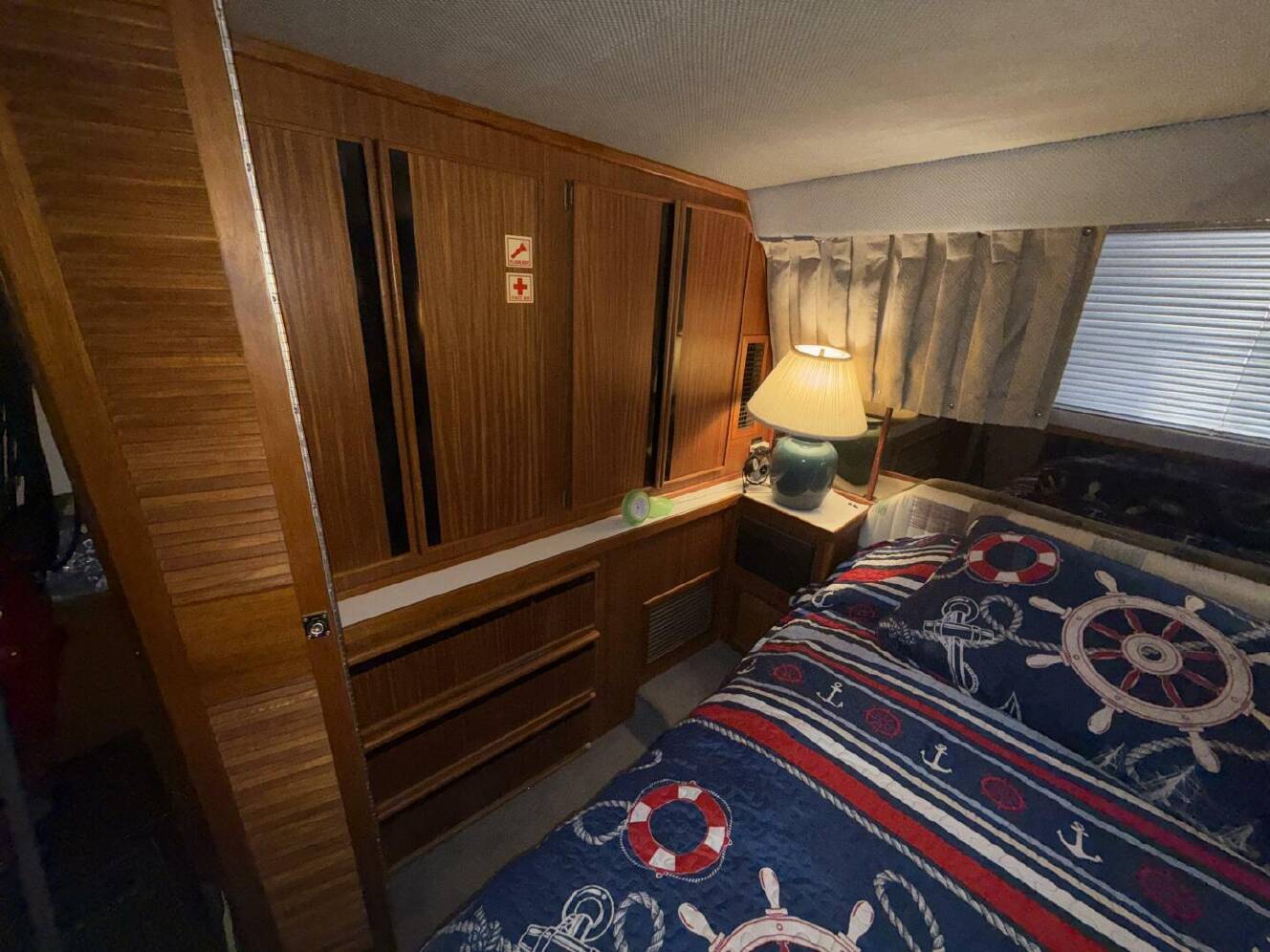 A photo of this 1988 Sea Ray 415