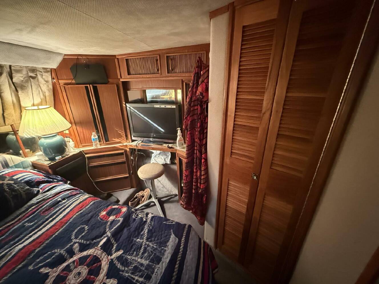 A photo of this 1988 Sea Ray 415