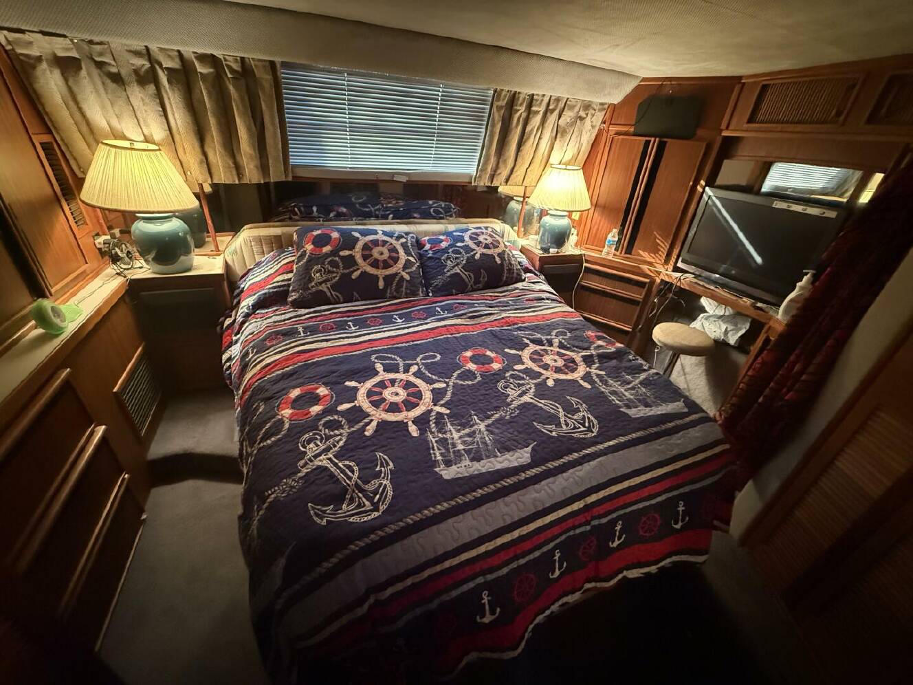 A photo of this 1988 Sea Ray 415
