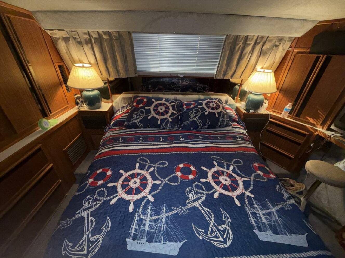 A photo of this 1988 Sea Ray 415