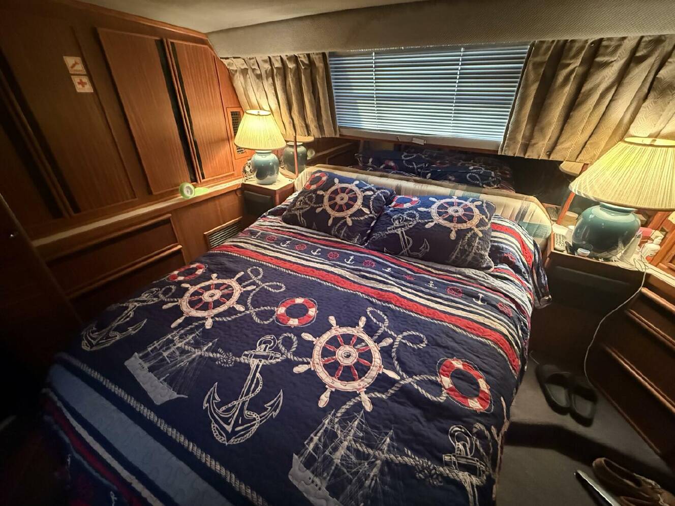 A photo of this 1988 Sea Ray 415