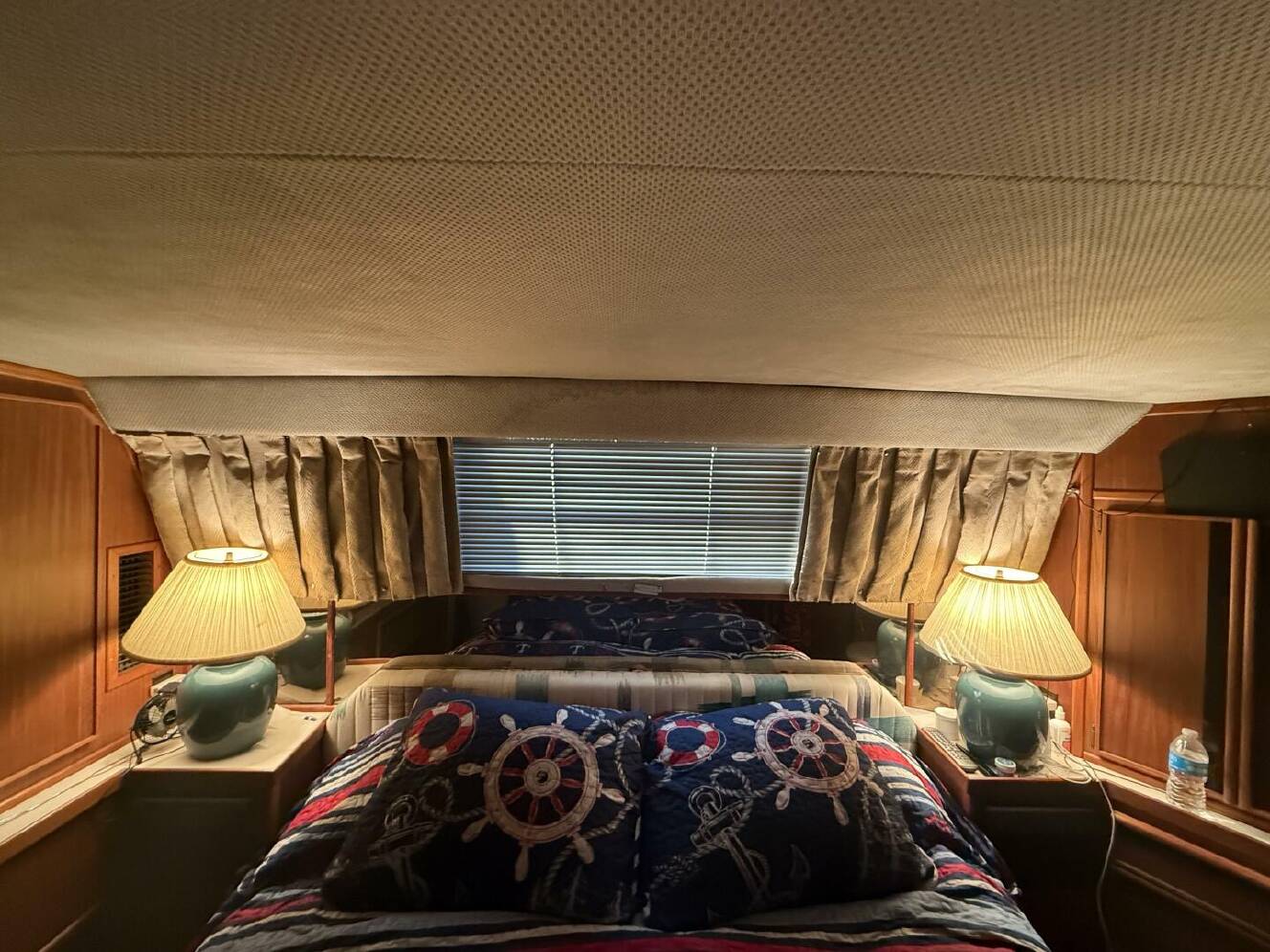 A photo of this 1988 Sea Ray 415