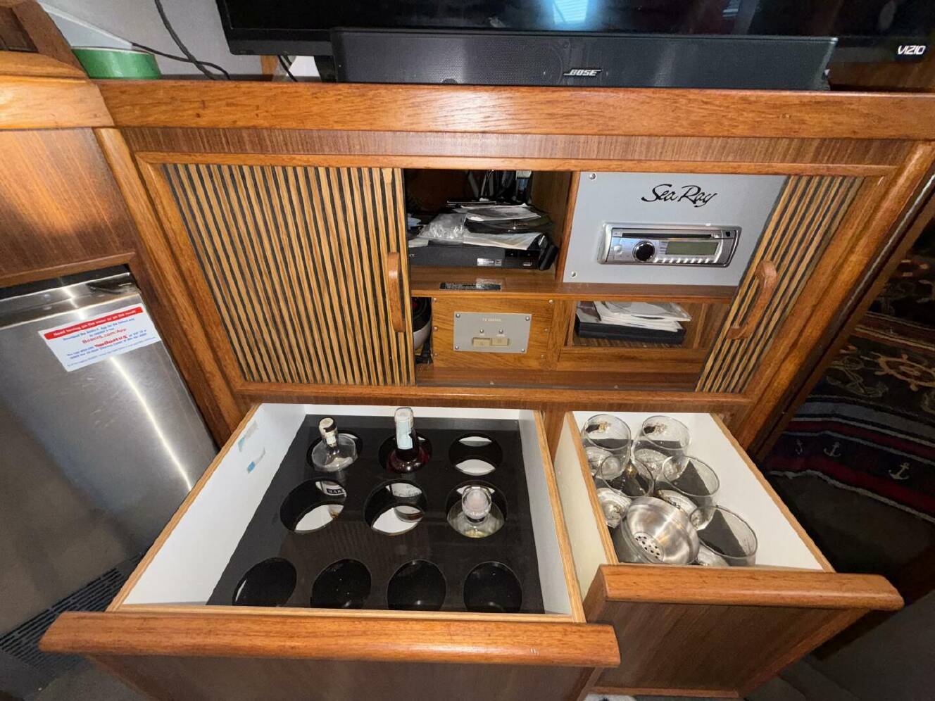 A photo of this 1988 Sea Ray 415