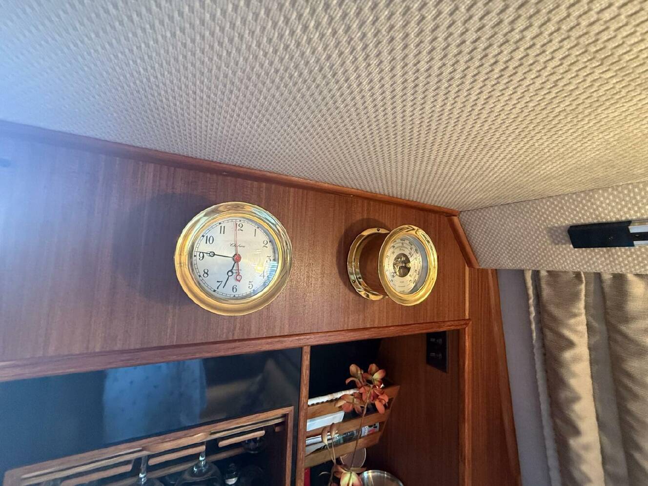 A photo of this 1988 Sea Ray 415