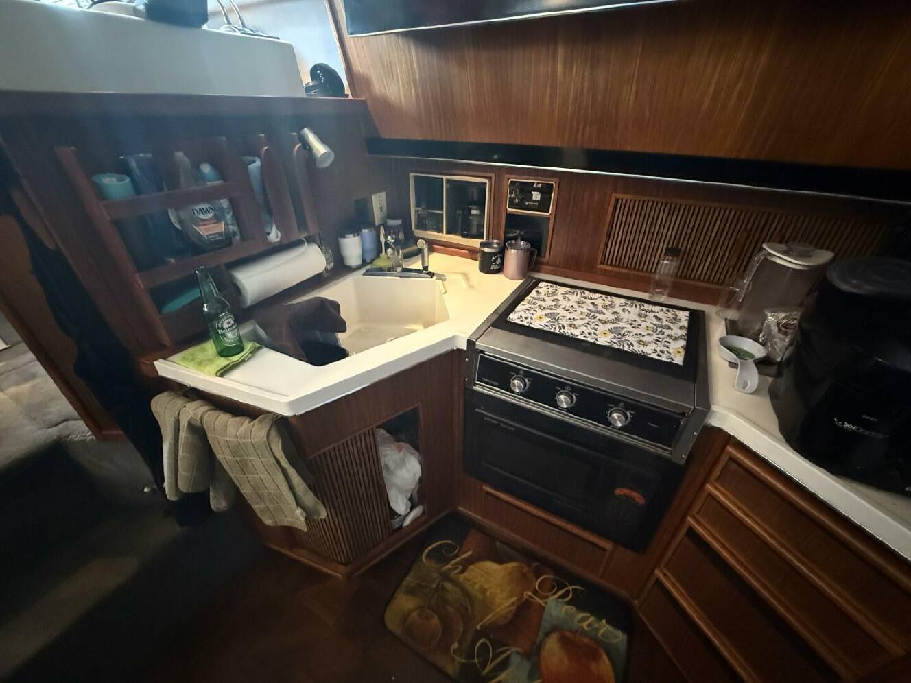 A photo of this 1988 Sea Ray 415