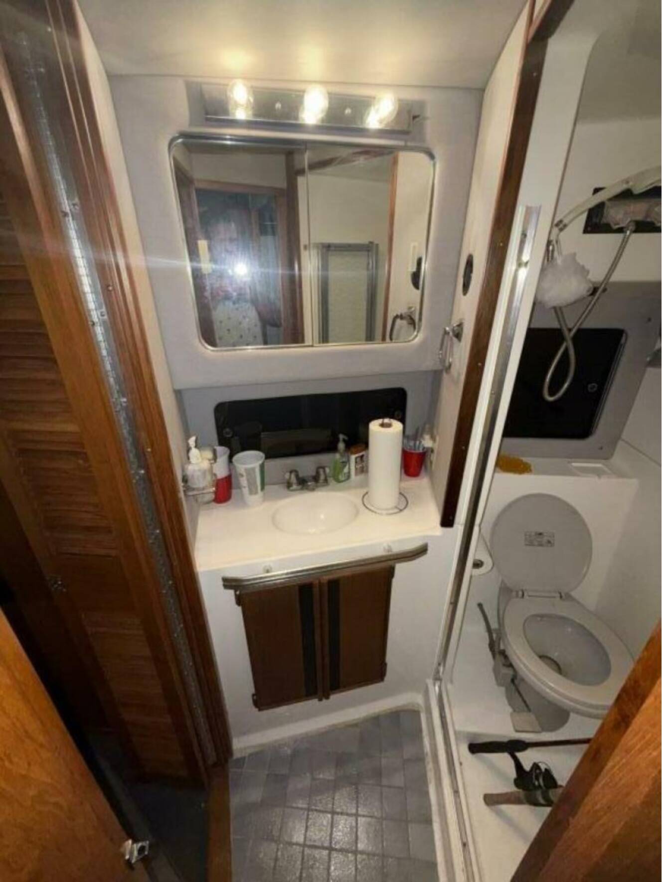A photo of this 1988 Sea Ray 415