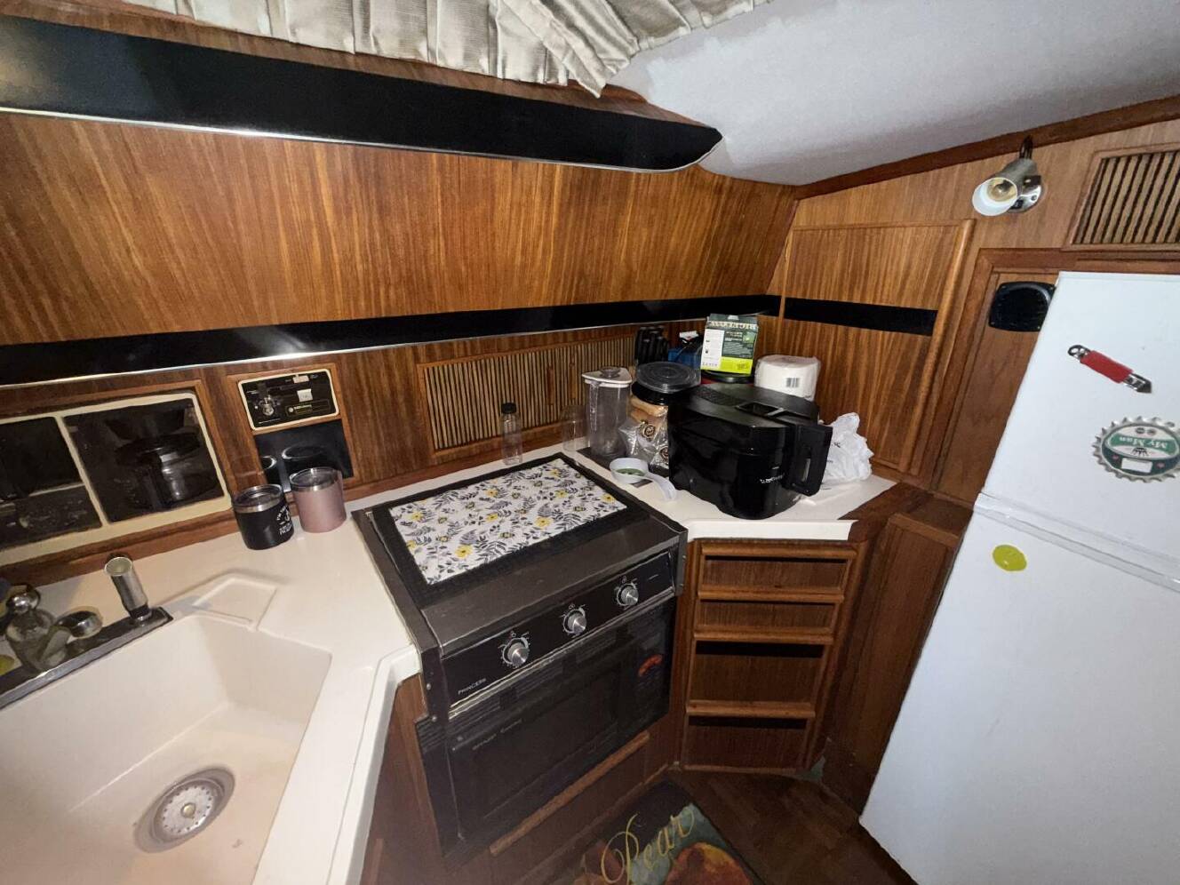 A photo of this 1988 Sea Ray 415
