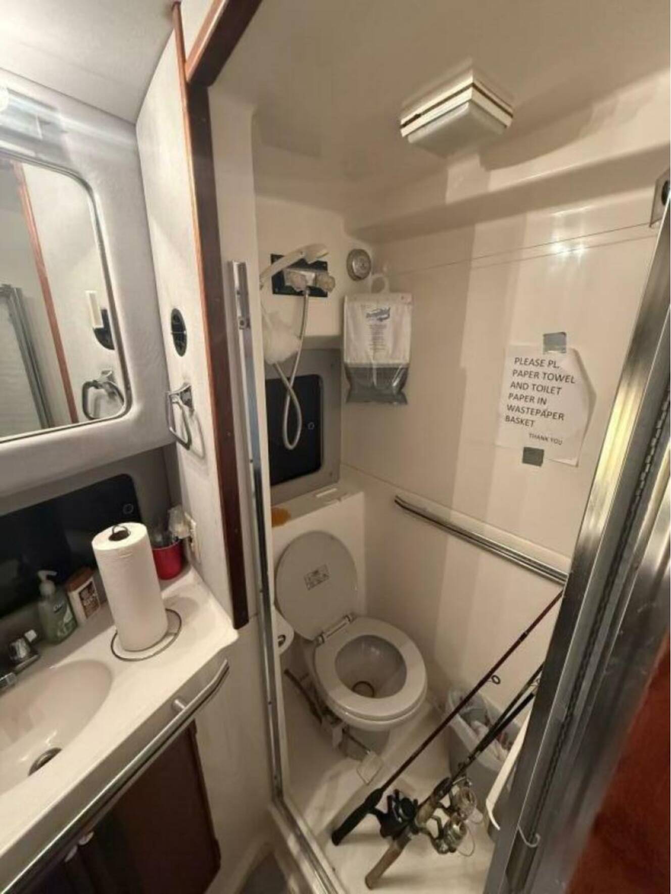 A photo of this 1988 Sea Ray 415