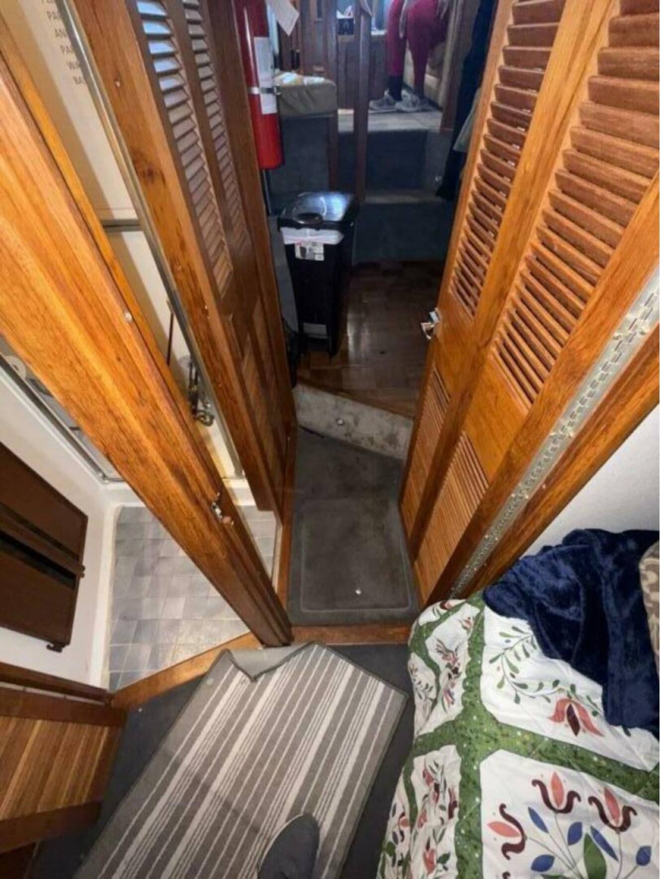 A photo of this 1988 Sea Ray 415
